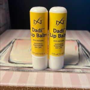 ⭐️Dadi Lip Balm⭐️